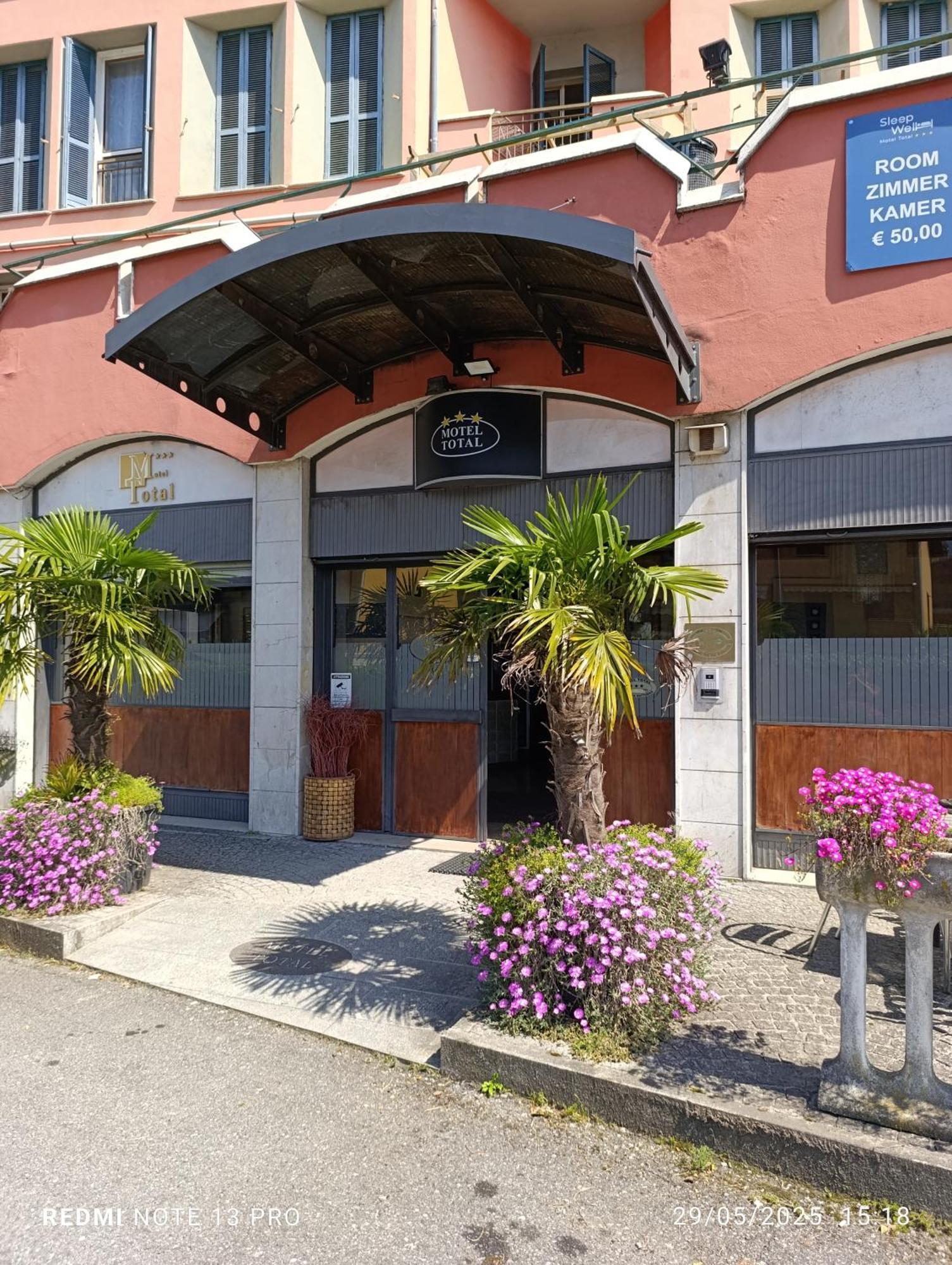 Sleep Well Hotel Total 2 Stelle Pisogne Exterior foto